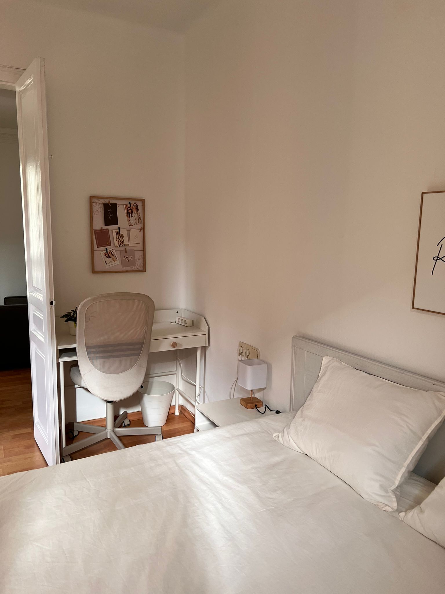 🖥️ Escritorio en habitación